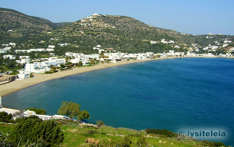La plage de Platis Gialos à Sifnos
