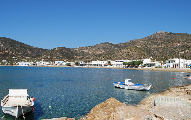 La plage de Platis Gialos à Sifnos